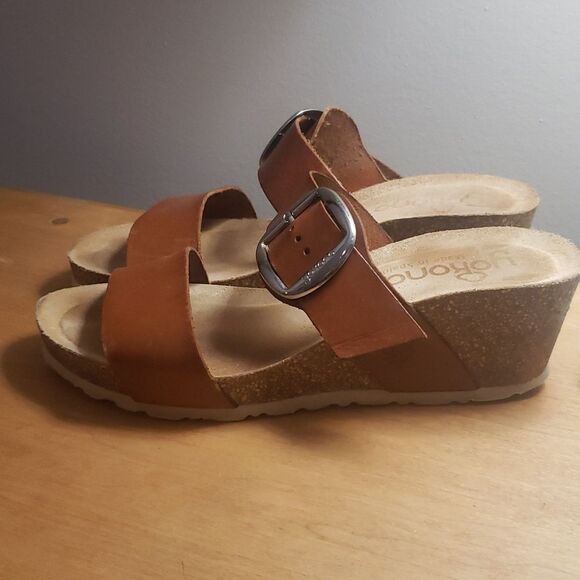 Yokono  Sandal Womens sz 8 Slide Wedge Tan Leather Silver Buckle - Picture 2 of 7